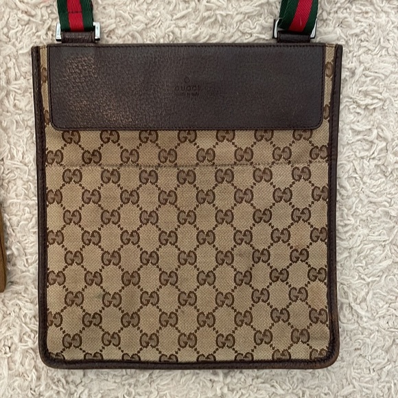 Gucci Monogram Messenger Crossbody ❤️💚 - Picture 4 of 13